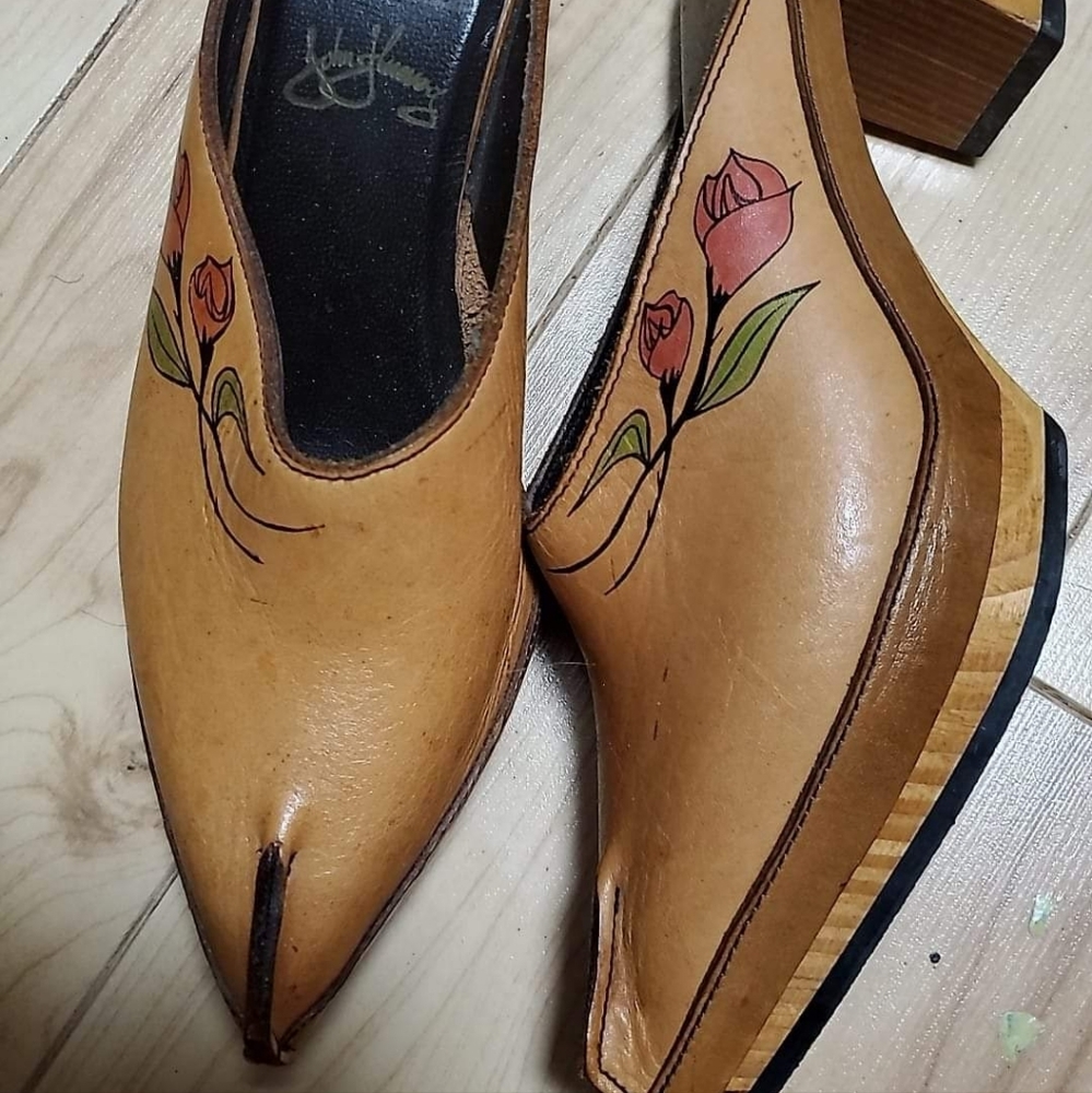 Ladies slipn on mules